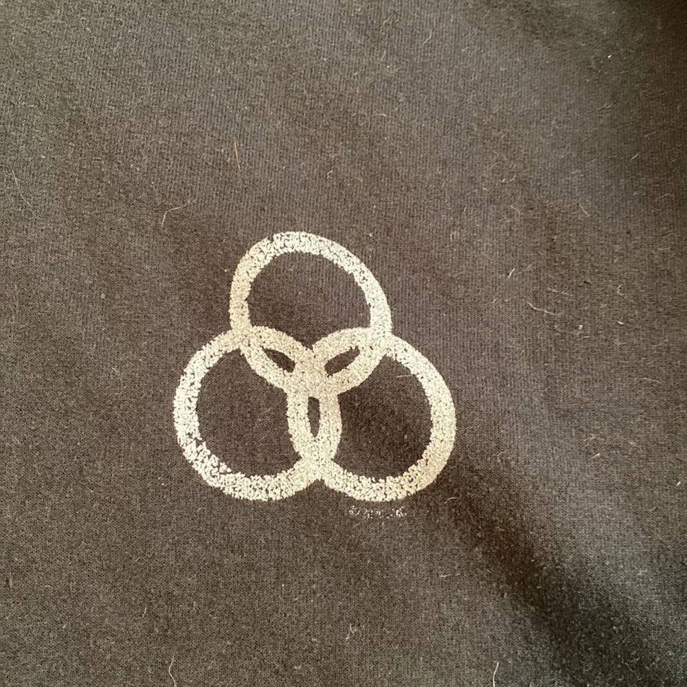 Walking Dead: World Beyond XL Black Zip Up Hoodie - Picture 2 of 3